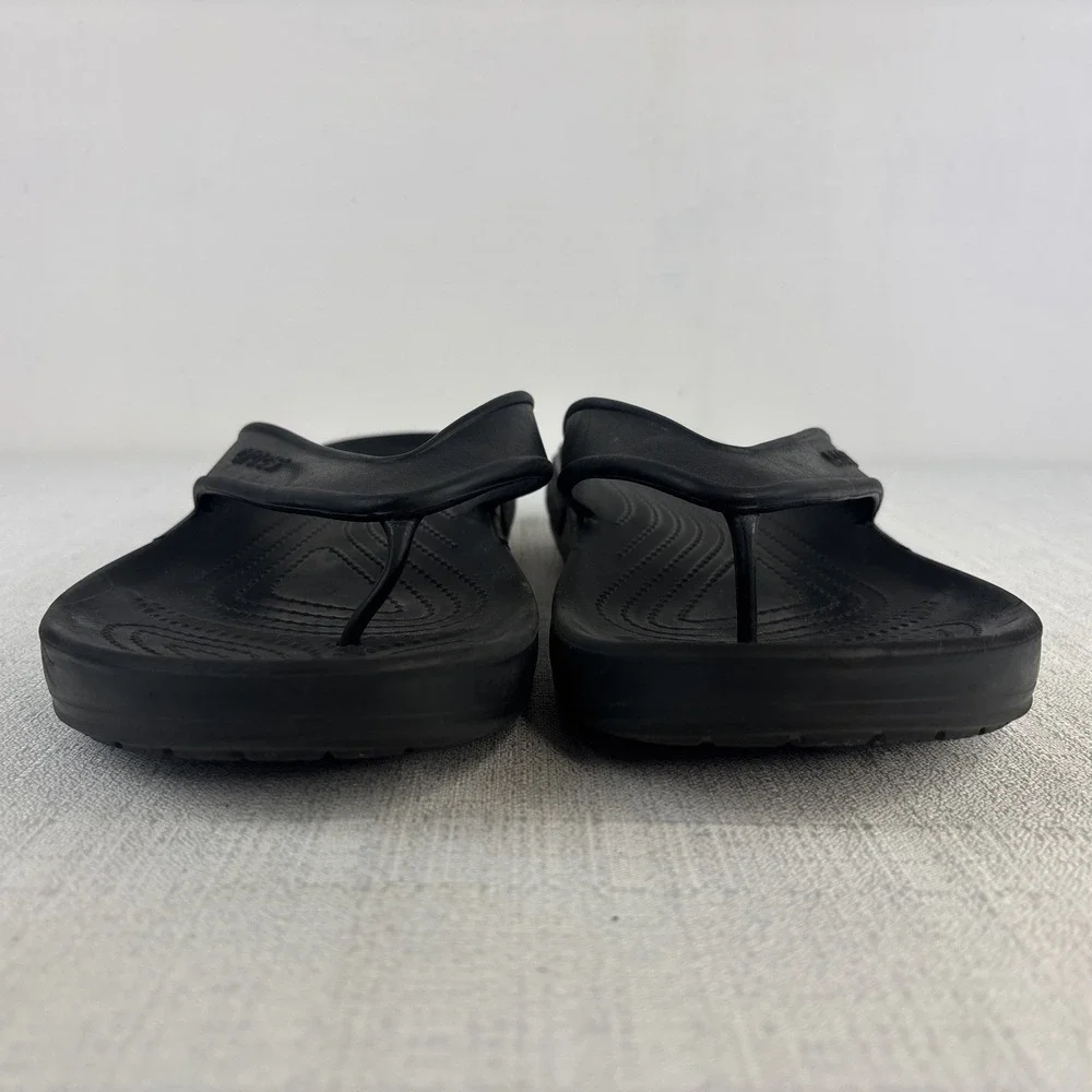 Iconic Crocs Black‎ Men's Size 12 Comfort Thong Sandals Flip Flops